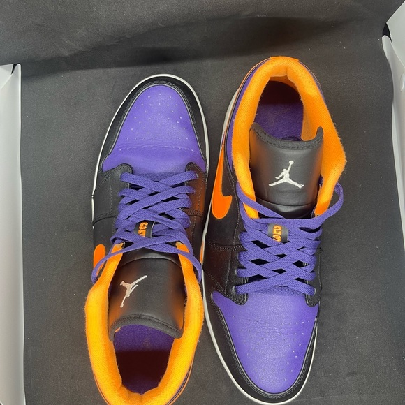 Jordan 1 Low “Citrus Purple” or “Phoenix Sun” 553558-038 - Picture 10 of 10
